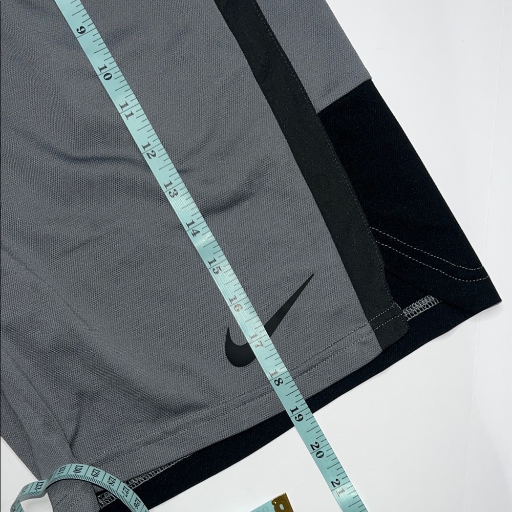 Nike Men's Gray and Black Athletic Shorts - Picture 7 of 8